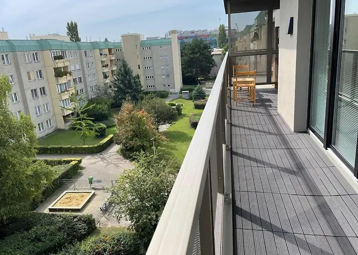 New, Quiet Flat Next To U1, Vic, Shopping Mall,...