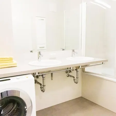 New, Quiet Flat Next To U1, Vic, Shopping Mall,... Vienna Exterior photo