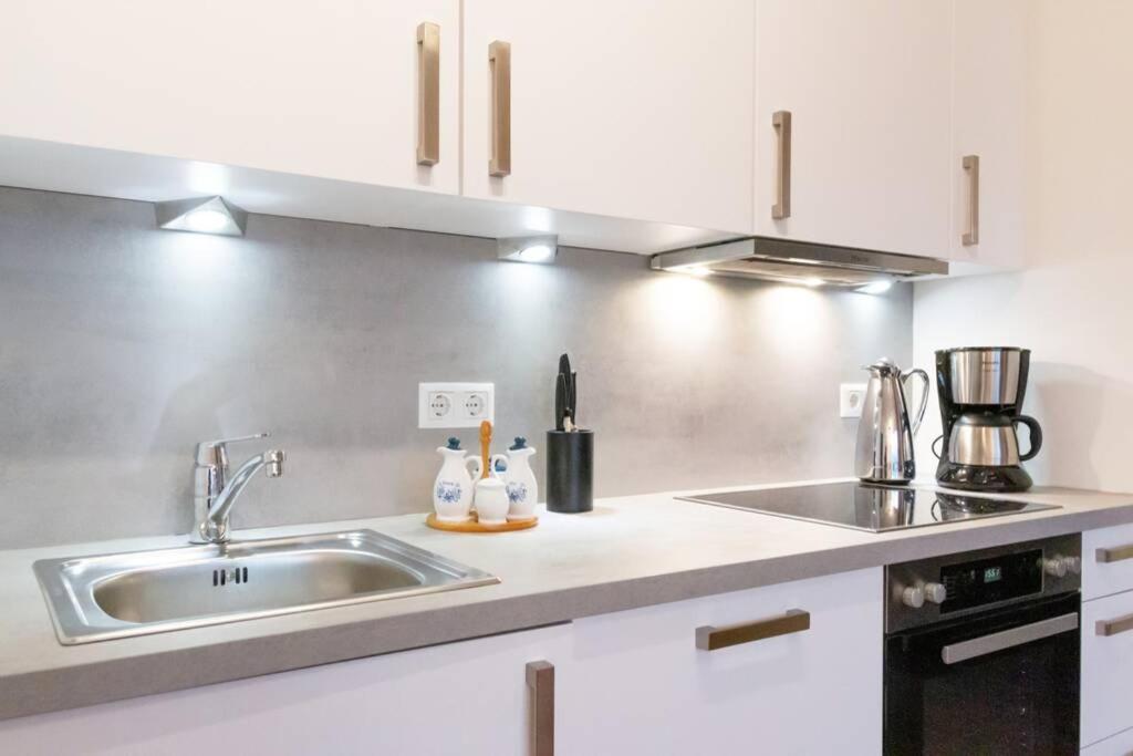 Appartement New, Quiet Flat Next To U1, Vic, Shopping Mall,... *